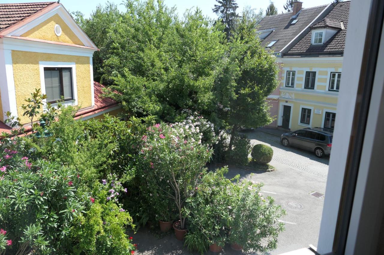 Hotel Mediterraneo Ybbs an der Donau Exteriör bild